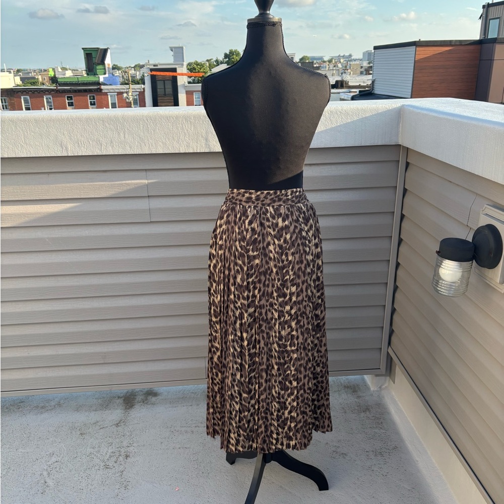 Banana Republic Leopard Print Pleated Midi Skirt - Picture 4 of 7